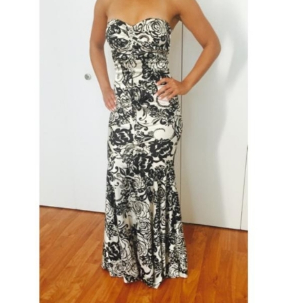 🌸Xscape Black and White Mermaid Gown dress